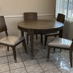 Round Dining Table With Four Chairs