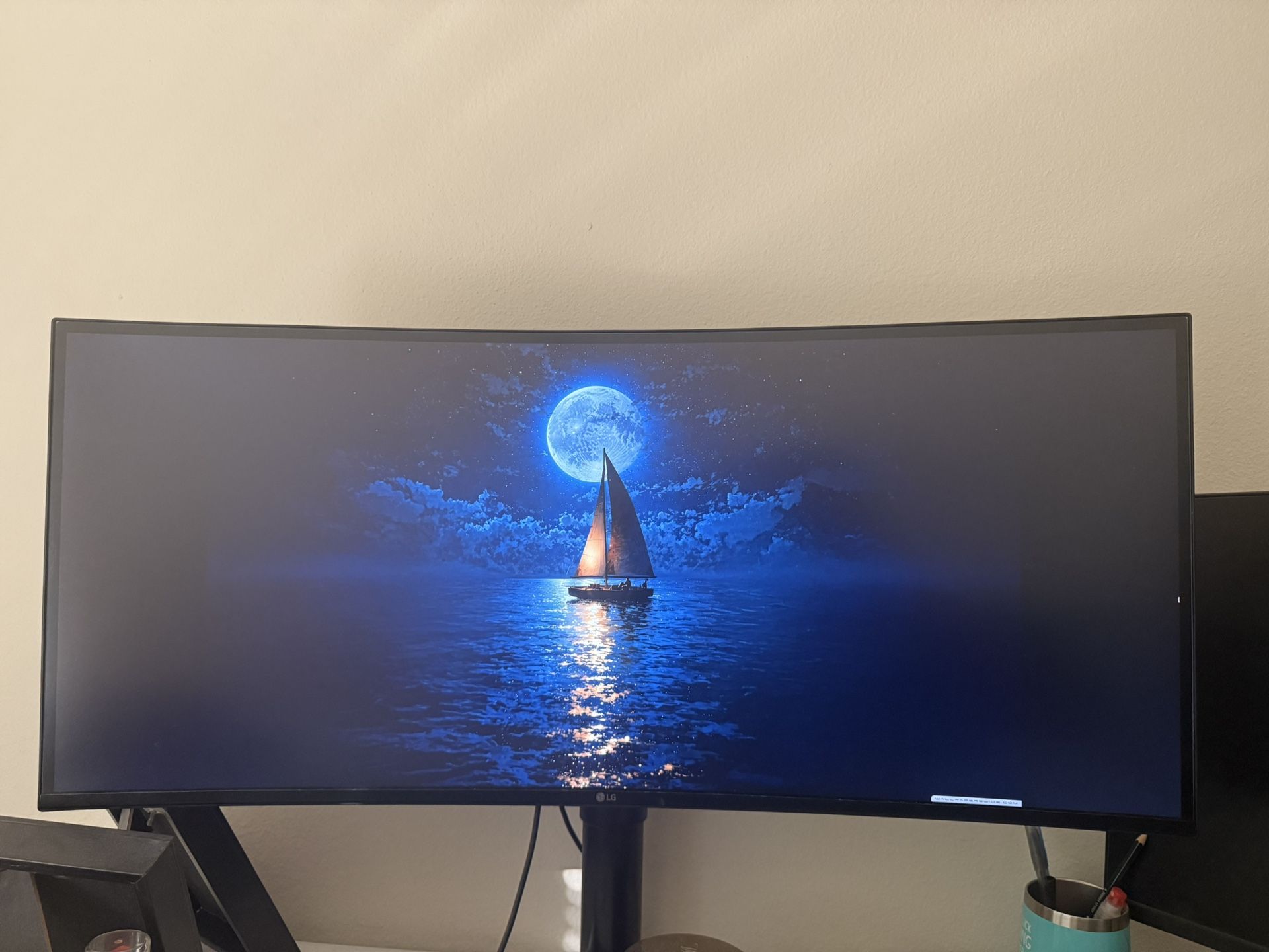 LG 34WN80C-B UltraWide Monitor 34 Curved WQHD (3440 x 1440)