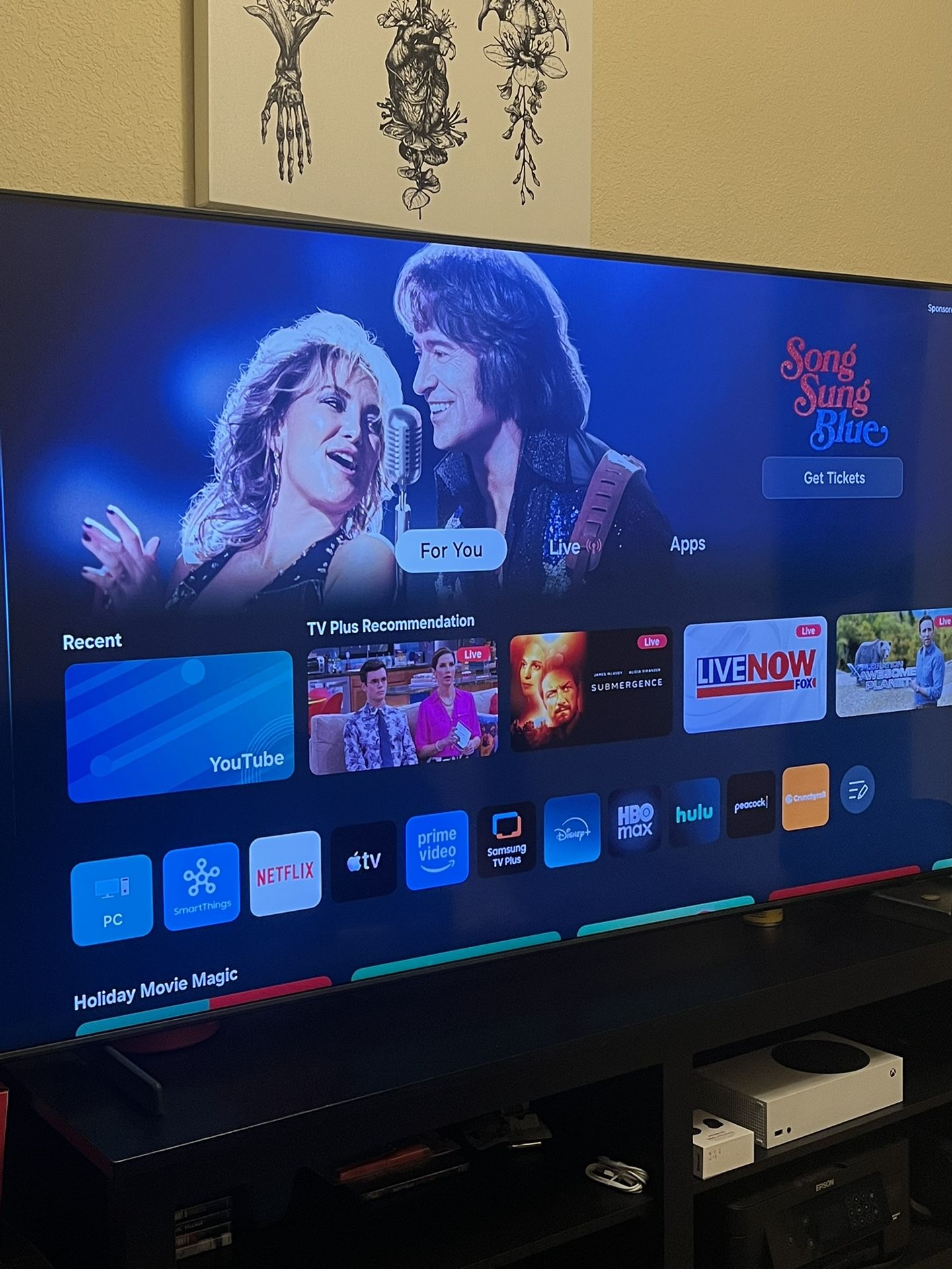 SAMSUNG 70-Inch Class QLED 4K Q60C