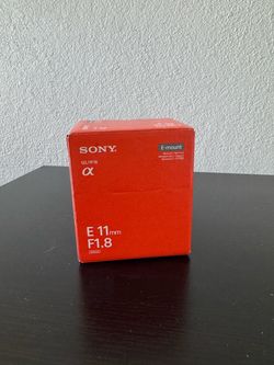 Sony - E 11mm F1.8 APS-C ultra-wide-angle prime lens - Black
