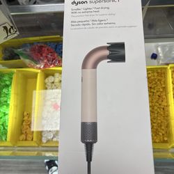 New Dyson Supersonic r™ hair dryer Pink/Rose Gold