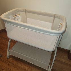 HARPPA ADJUSTABLE HEIGHT BABY BASINNET 