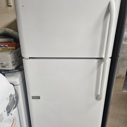 FRIGIDAIRE REFRIGERATOR EXCELENT CONDITION/// 30 WIDE,, 29 LONG,,, 67 TALL DELIVERY AVAILABLE FOR EXTRA FEE 