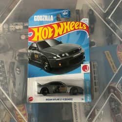 Hot Wheels Godzilla Nissan Skyline GTR R33
