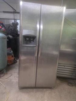 Frigidaire 26 cubic feet stainless steel refrigerator