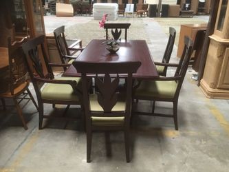 Dining table and 6 chairs