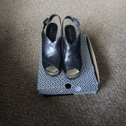 Nicole Miller Black Wedges