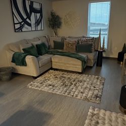 Modern Neutral Sectional Sofa – Excellent Condition