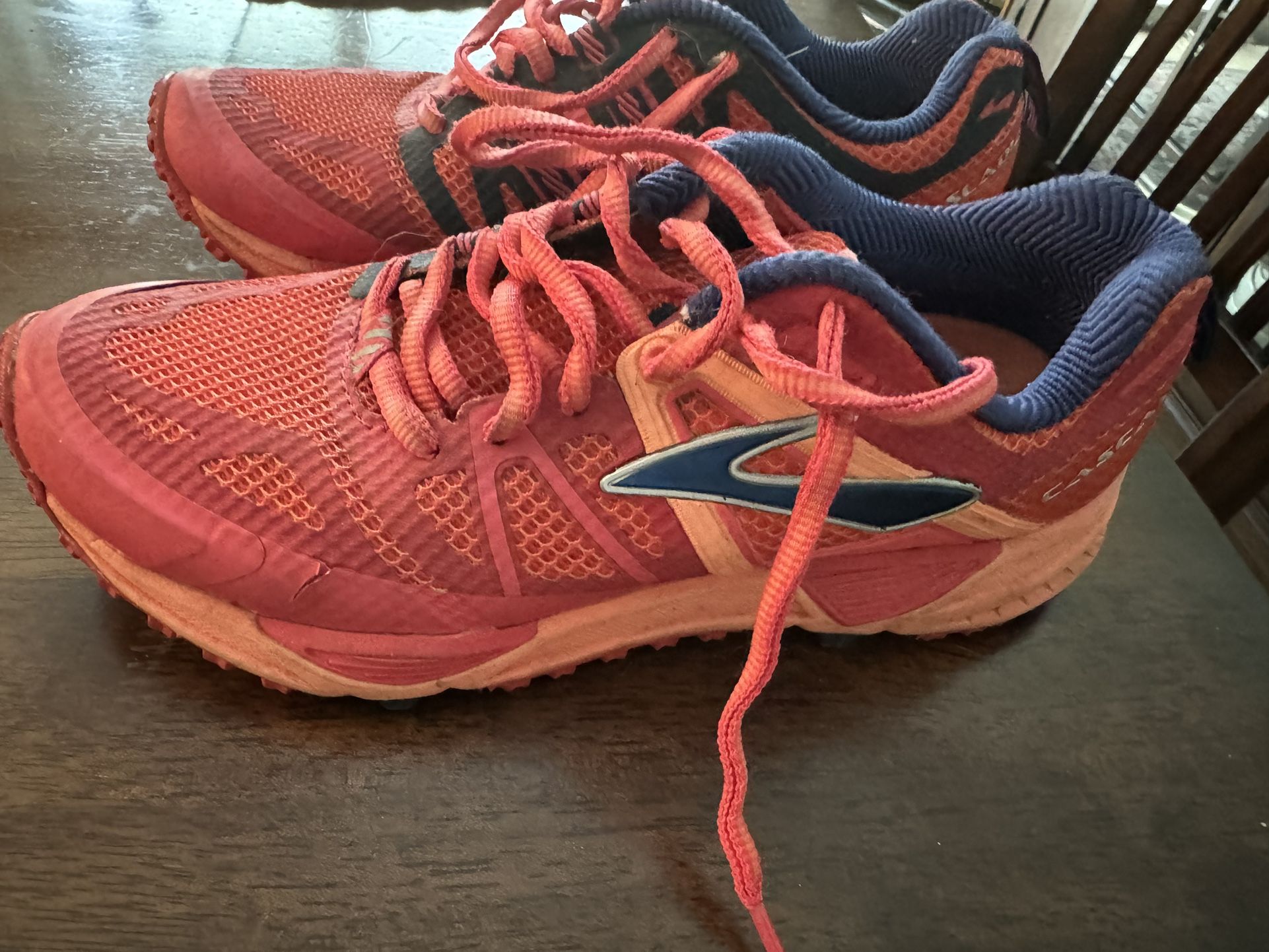 Brooks Athletic Shoes Women Size 7