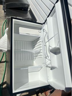 2 Mini fridge