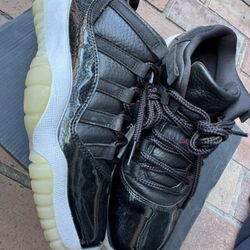 Nike Air Jordan 11 Retro Low GS 72-10 Youth Size 6Y