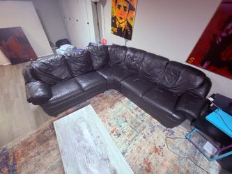Ultra-Comfy Black Leather L-Shaped Sectional Sofa 91" by 91"