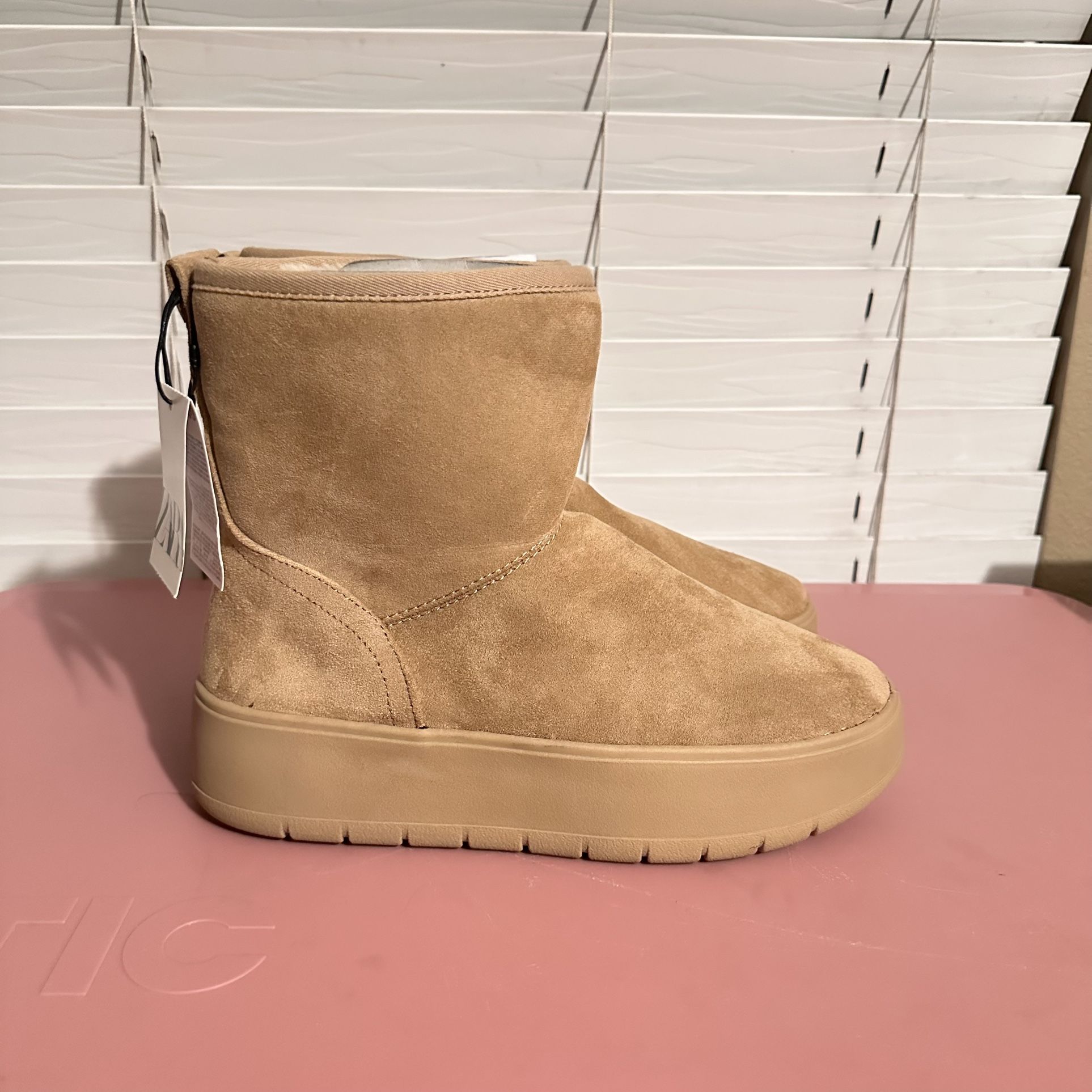 ZARA Fur Lined Boots Tan 9