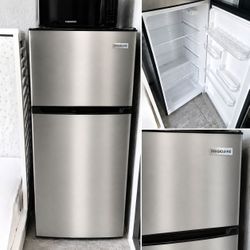 🔥 FRIGIDAIRE MINI FRIDGE + CHEFMAN MICROWAVE SET