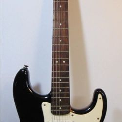 FENDER SQUIRE STRATOCASTER GUITAR