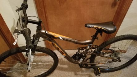 Mongoose Ledge 2.1 MTB new 27.5