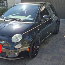 2013 FIAT, 89K MILES, RARE 5-SPEED MANUAL, LEATHER, SUNROOF, 40 MPG