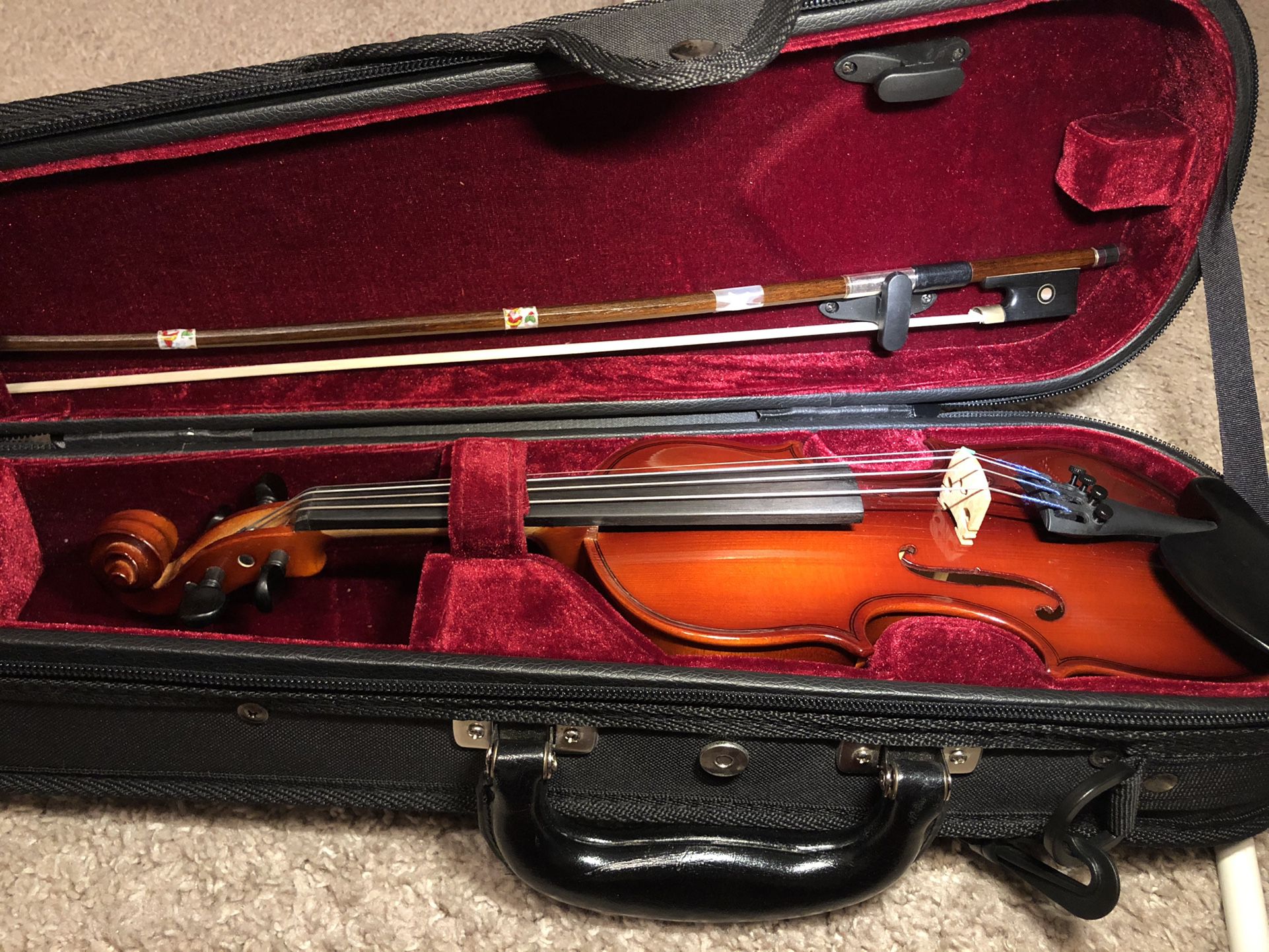 LAST ONE!!! Violin 1/10 Klaus Muller Prelude. Comes with, case, bow, rosin. Sell AS IS.