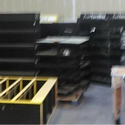 Free Metal and plywood racks  / Gratis