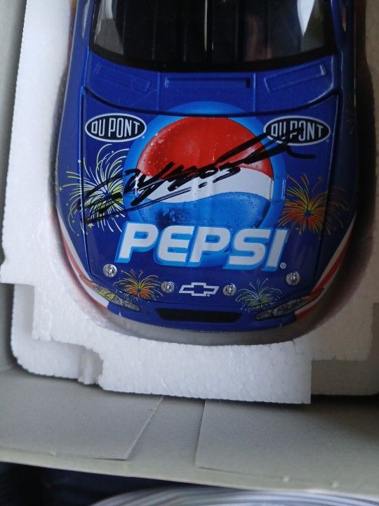 Jeff Gordon Limited Editon Adult Collectable 1:24 Scale Stock Car