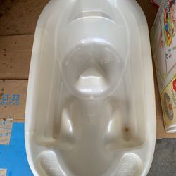 Baby bath tub
