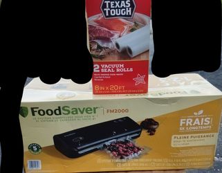FoodSaver FM2000 Vacuum Sealing System W/ Bags