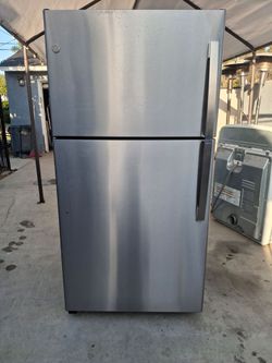 Like new refrigerator
