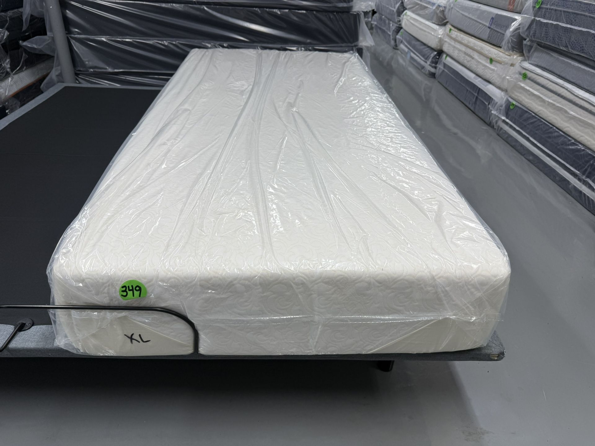 TWIN XL TEMPURPEDIC MATTRESS & BOX SPRING BED SET