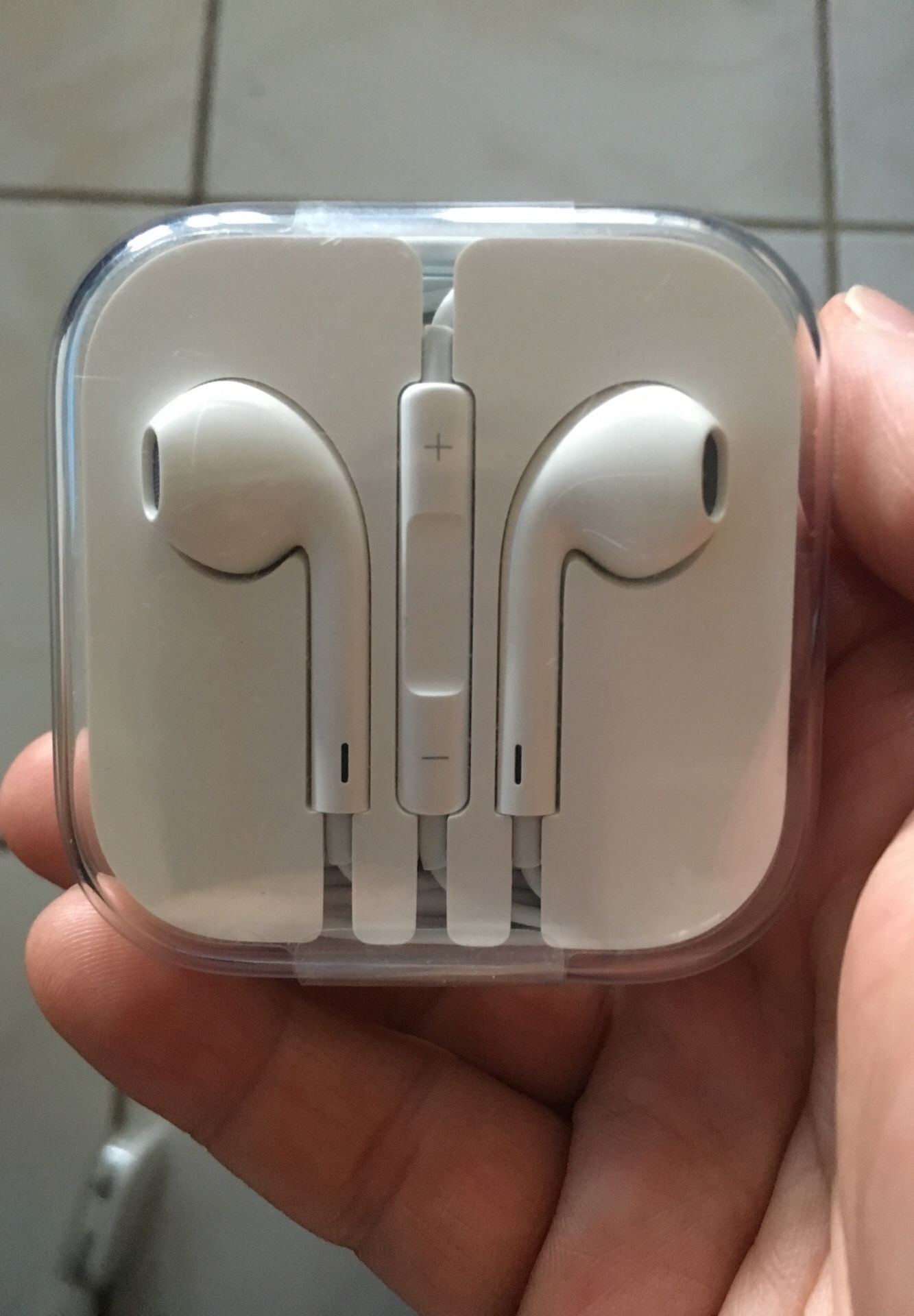Brand new Apple EarPods