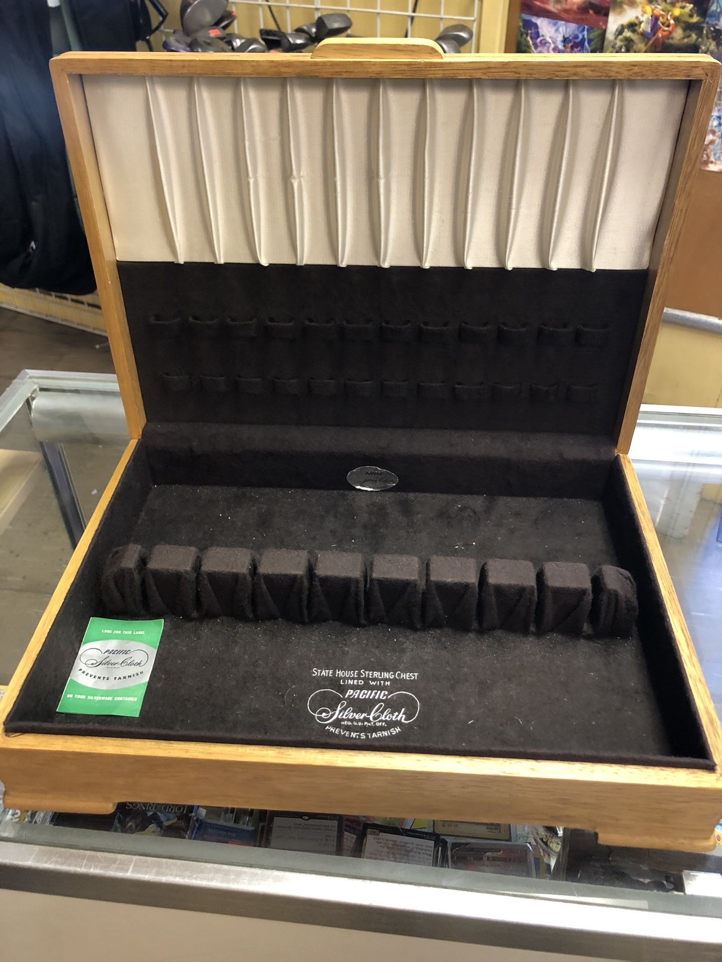State House Sterling Chest Lined W/ Pacific Silver Cloth Silverware Box