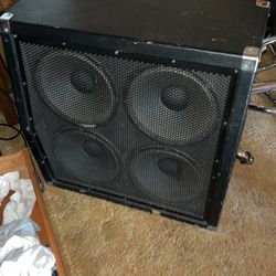 BehringerHalf Stack. 4 12 in Speakers In Cabinet