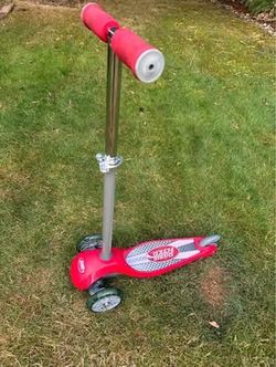 Radio Flyer 3 Wheel scooter- LIGHT UP WHEELS- 60lbs