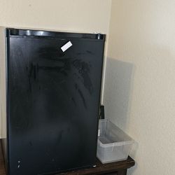 Small refrigerator black