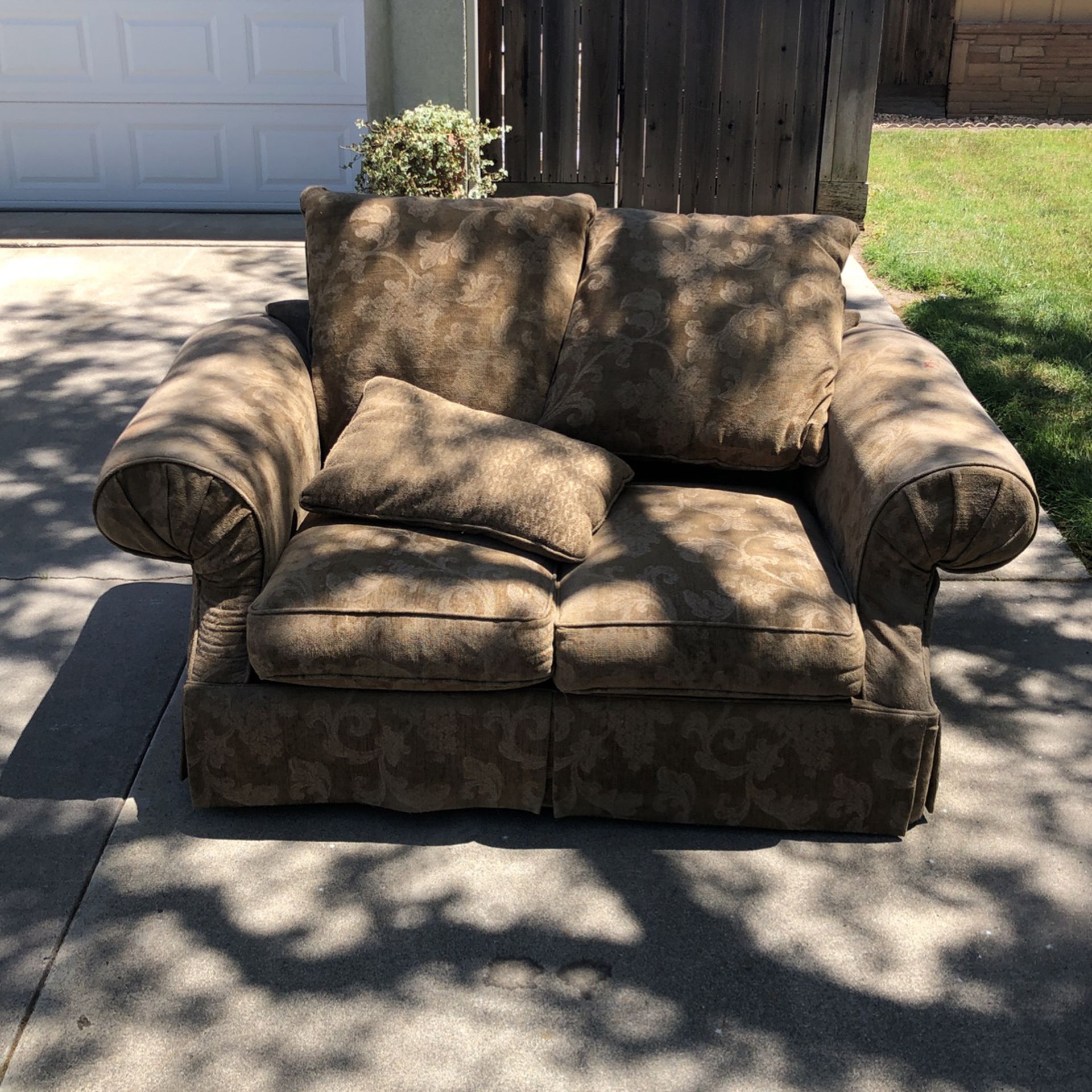 Free Love Seat Nice Condition 