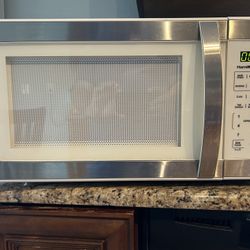 1500 W Hamilton Beach Microwave 