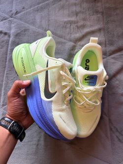Nike Vomero 18s size 9.5
