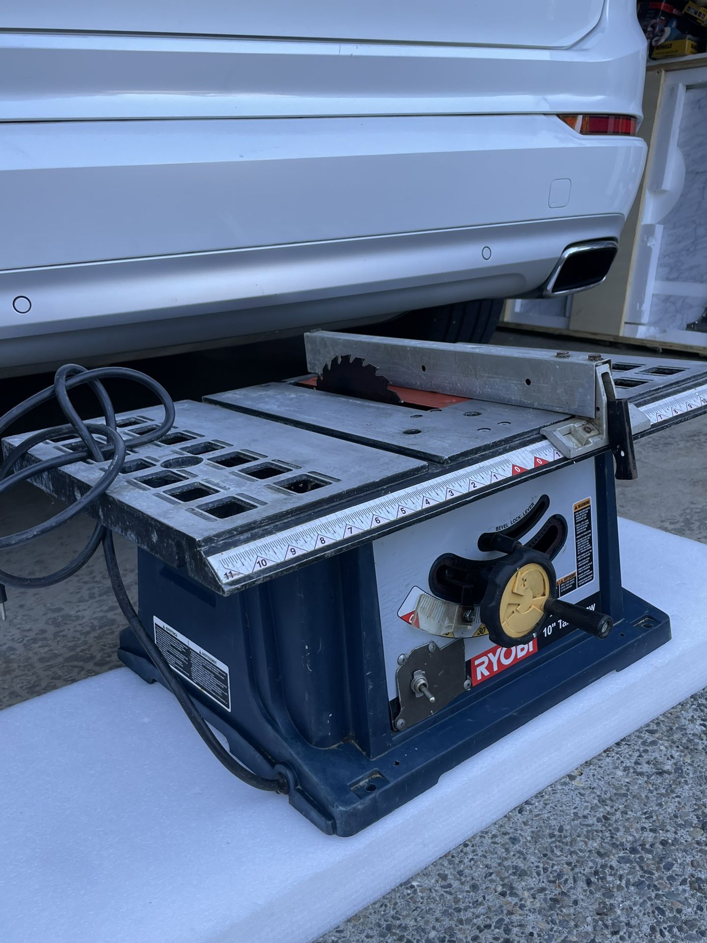 Table Saw 10” (Brand New Blade)