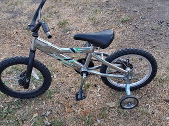 Boys Diamondbacks bike used good tires