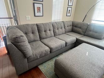Gray Modern Sectional Sofa - Seats 6