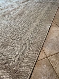 Indoor/Outdoor Rug 7’10”x -10’