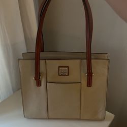 Dooney & Bourke 