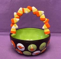 Kohl’s ceramic Happy Halloween candy dish basket shaped bowl 6.25” colorful