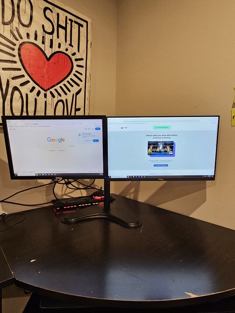 2 Monitors & Monitor Stand