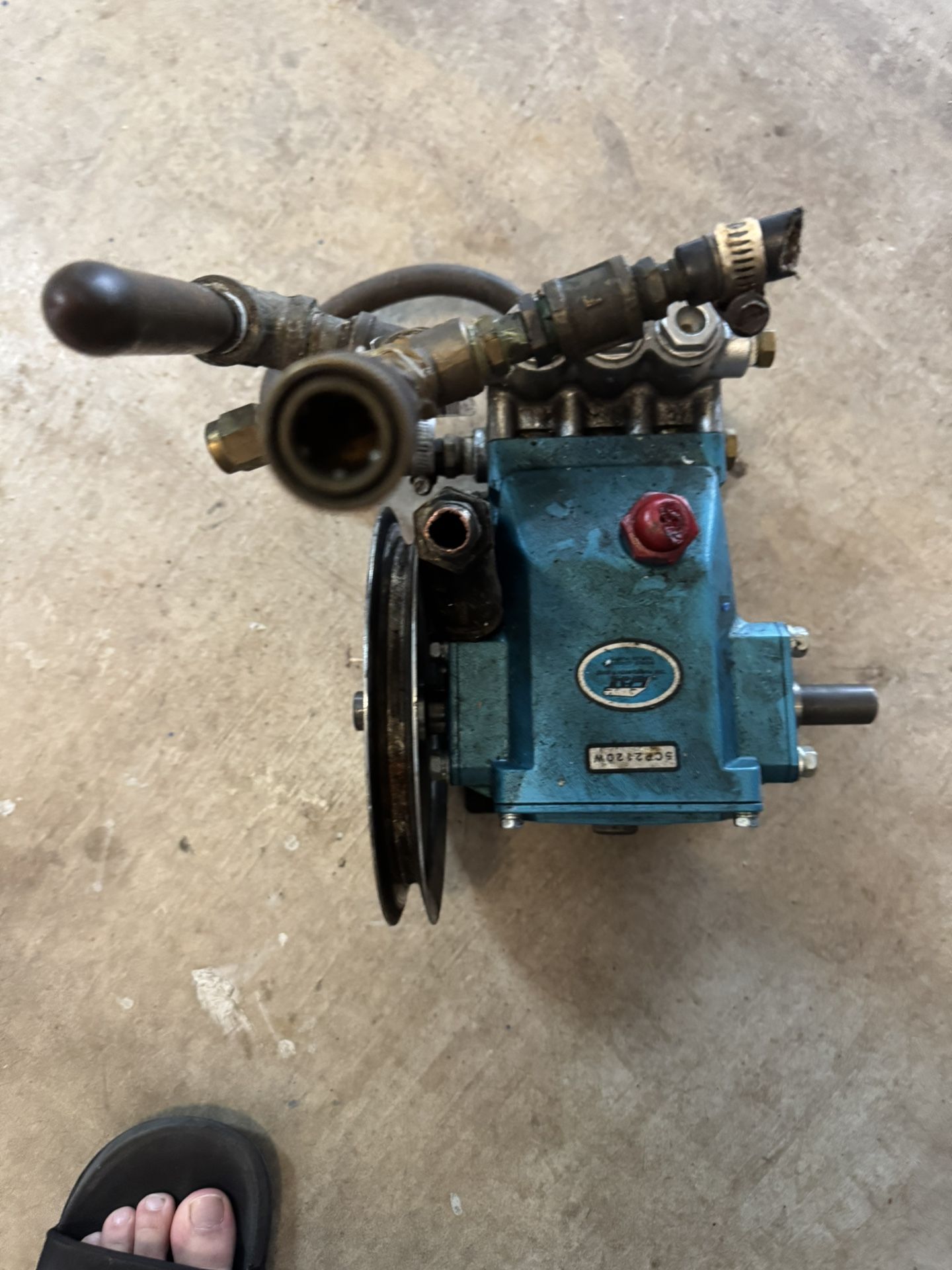 CAT Pumps 5CP2120W 4 GPM 2500 PSI 6.9 HP Ceramic Triplex Plunger Pump