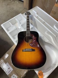 New in a sealed box COPY* Chibson Hummingbird Standard (D787)