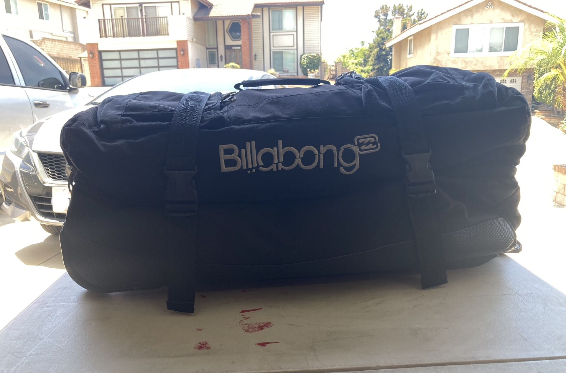 Billabong “Keep It Rollin” Split Roller Luggage - Large Rolling Duffle Suitcase - Quick & Easy Porch/ Patio Pickup in Diamond Bar