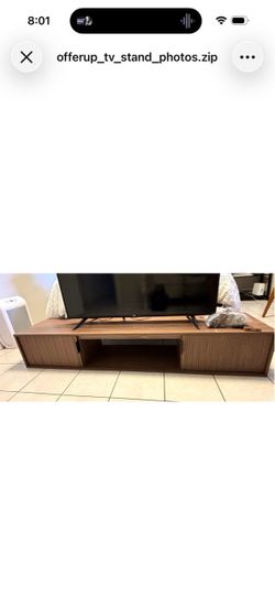 Walker Edison 70” Reeded TV Stand – Mocha