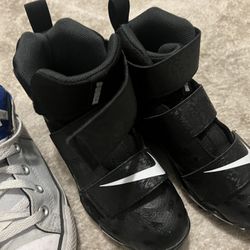 Kids Cleats * Adidas * Nike *NEARLY NEW
