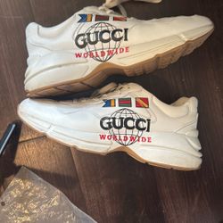 Gucci worldwide Sneakers 