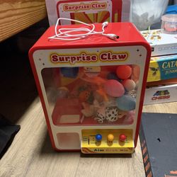 Surprise Claw Machine With Toys And Coins 🪙 Inside. Electric Claw Machine For Kids 